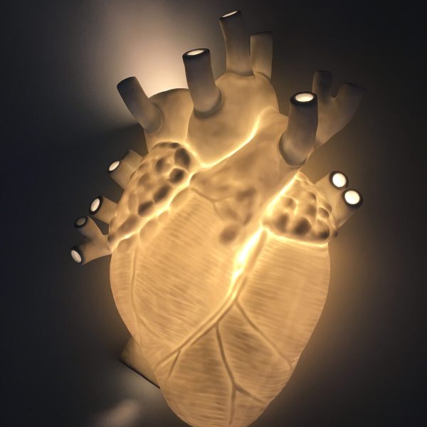 heart-cuore-lampada-bianca-accesa