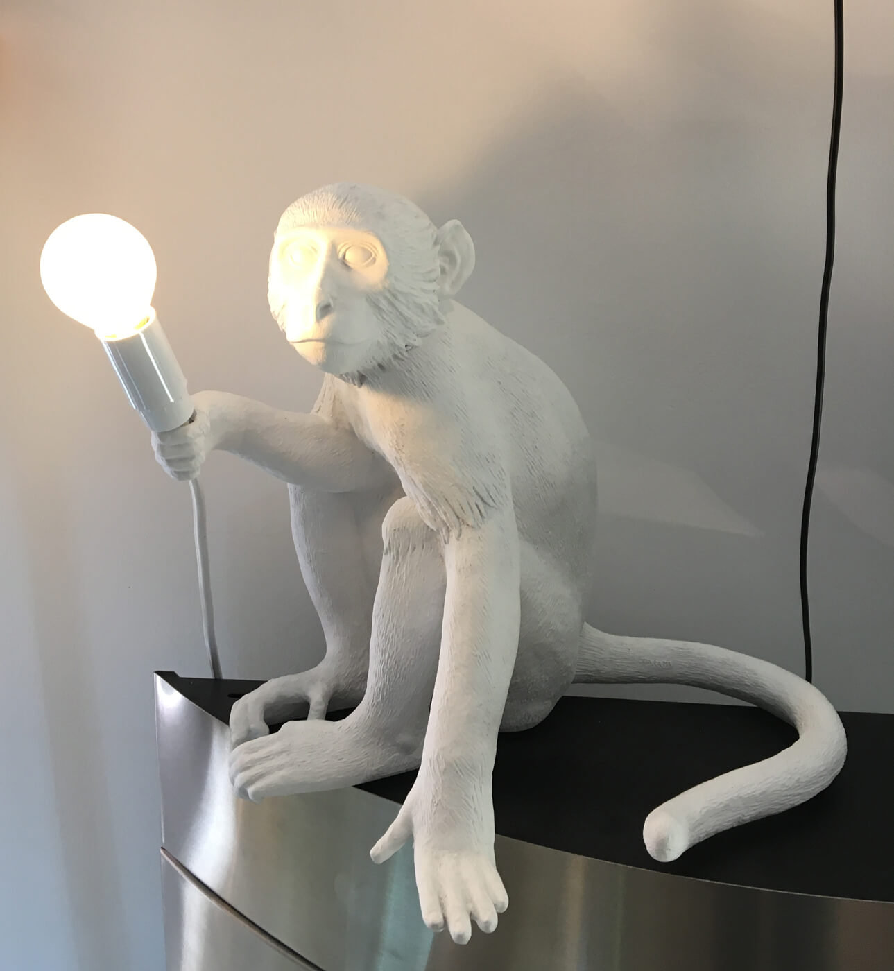MONKEY lampada scimmia bianca seduta - Soul Light Design