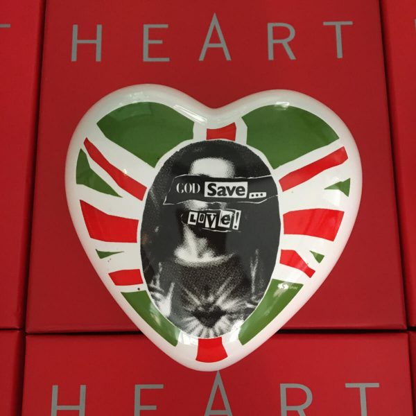 the-heart-god-save-love-23
